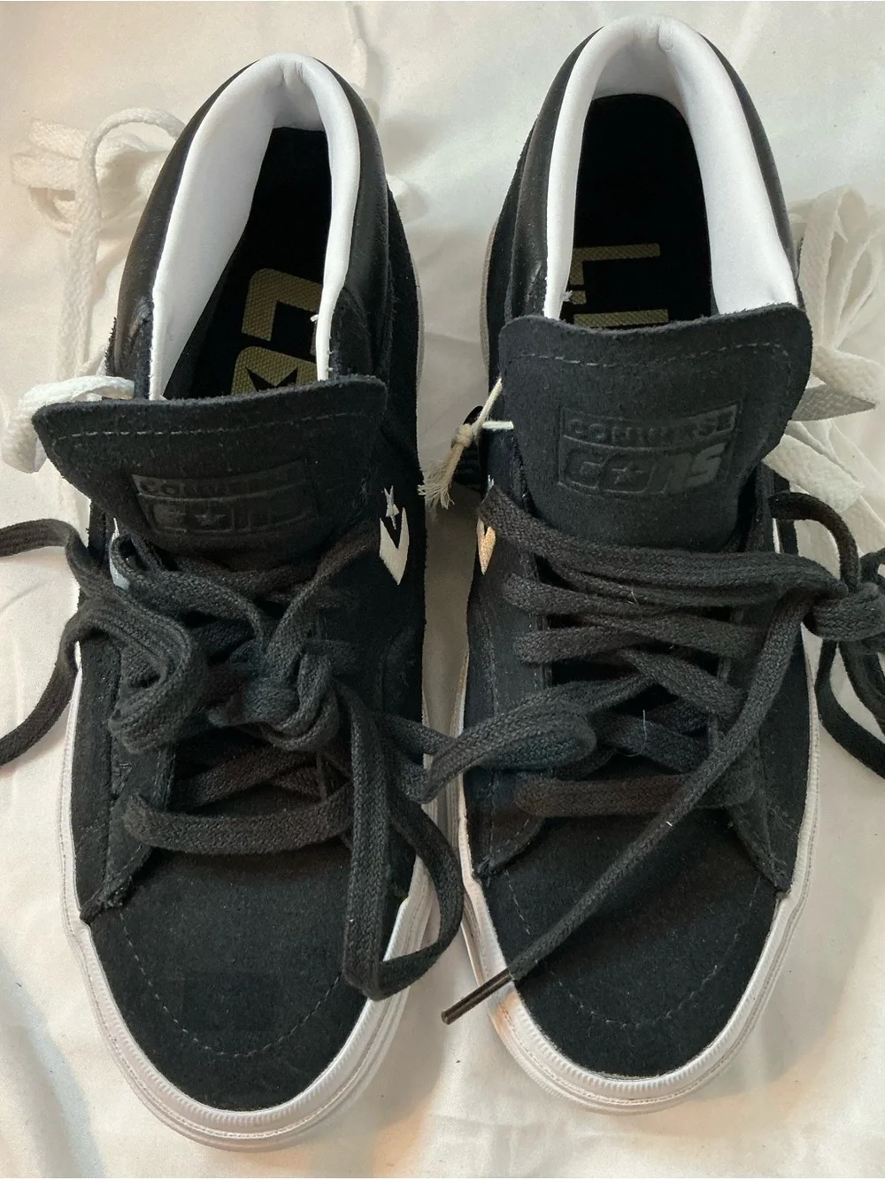Converse Kids Black Low-Top Sneakers with White Trim Boy 4/women 5.5